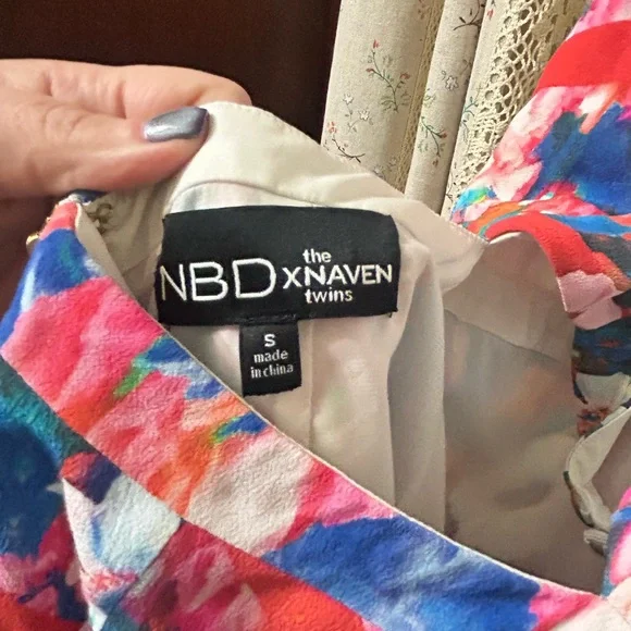 Revolve NBD x The Naven Twins Floral Cutout Romper Size Small EUC‎ - Picture 7 of 10